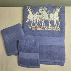 Running Free Towel Set